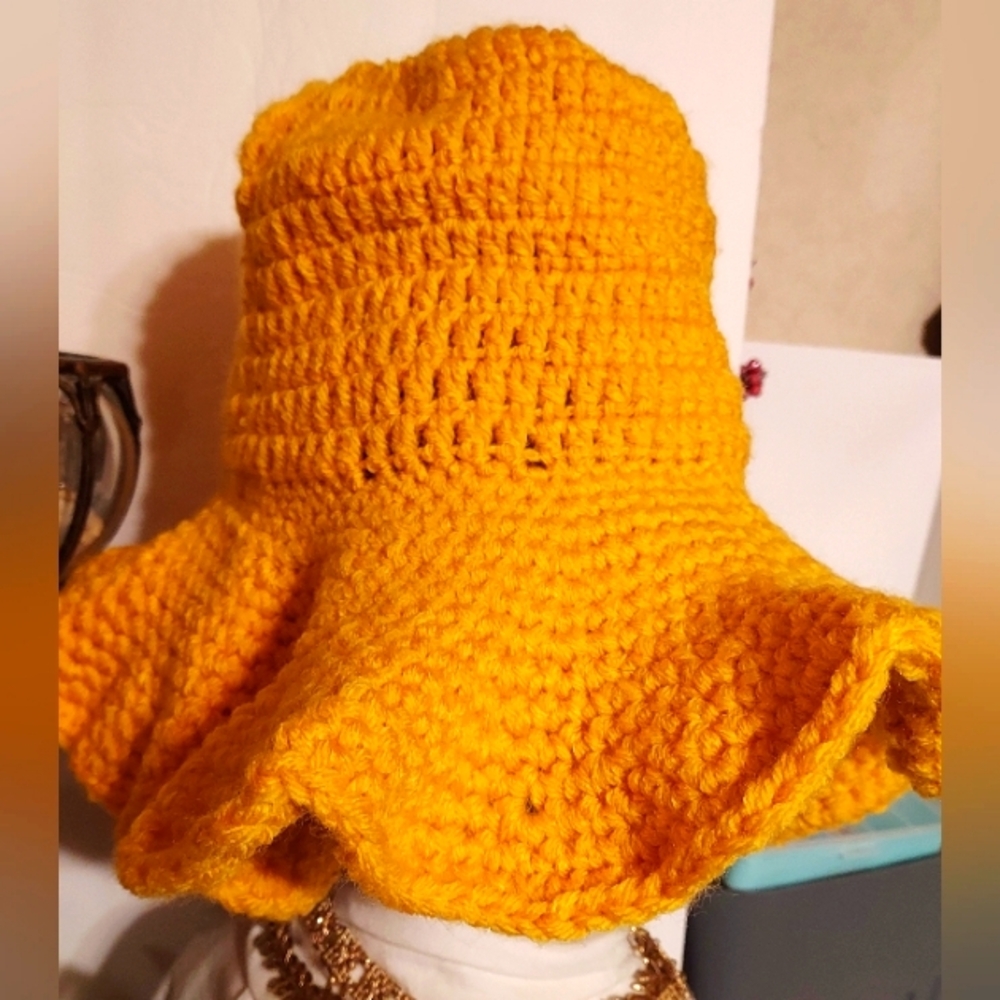 #19 L❤️VE:HANDMADE. CROCHET FLOPPY HAT